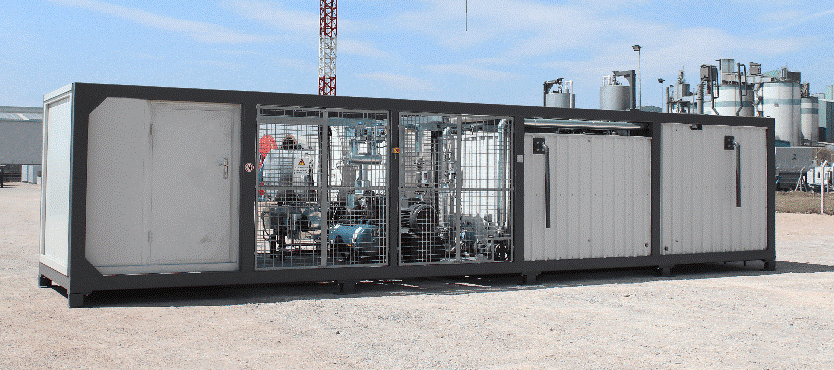 technical support operators repairing asphalt plant
